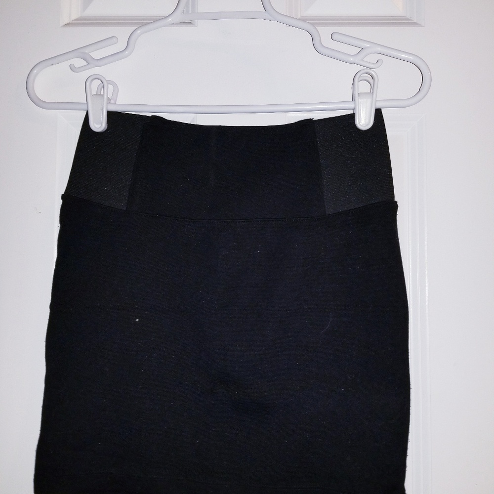 Mini skirt - Picture 2 of 3